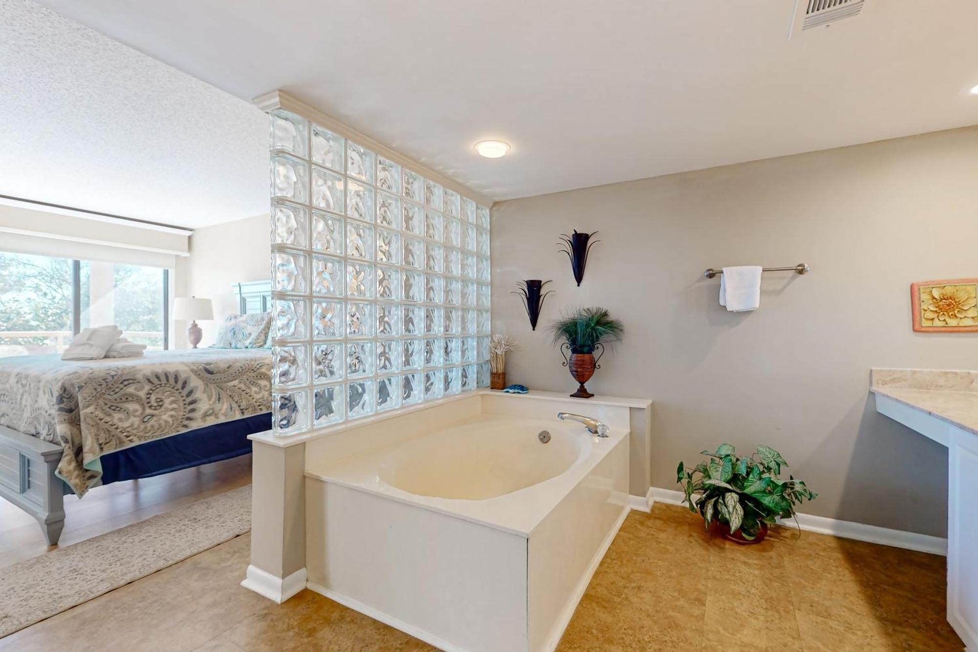 Villamare Hilton Head Island Room photo