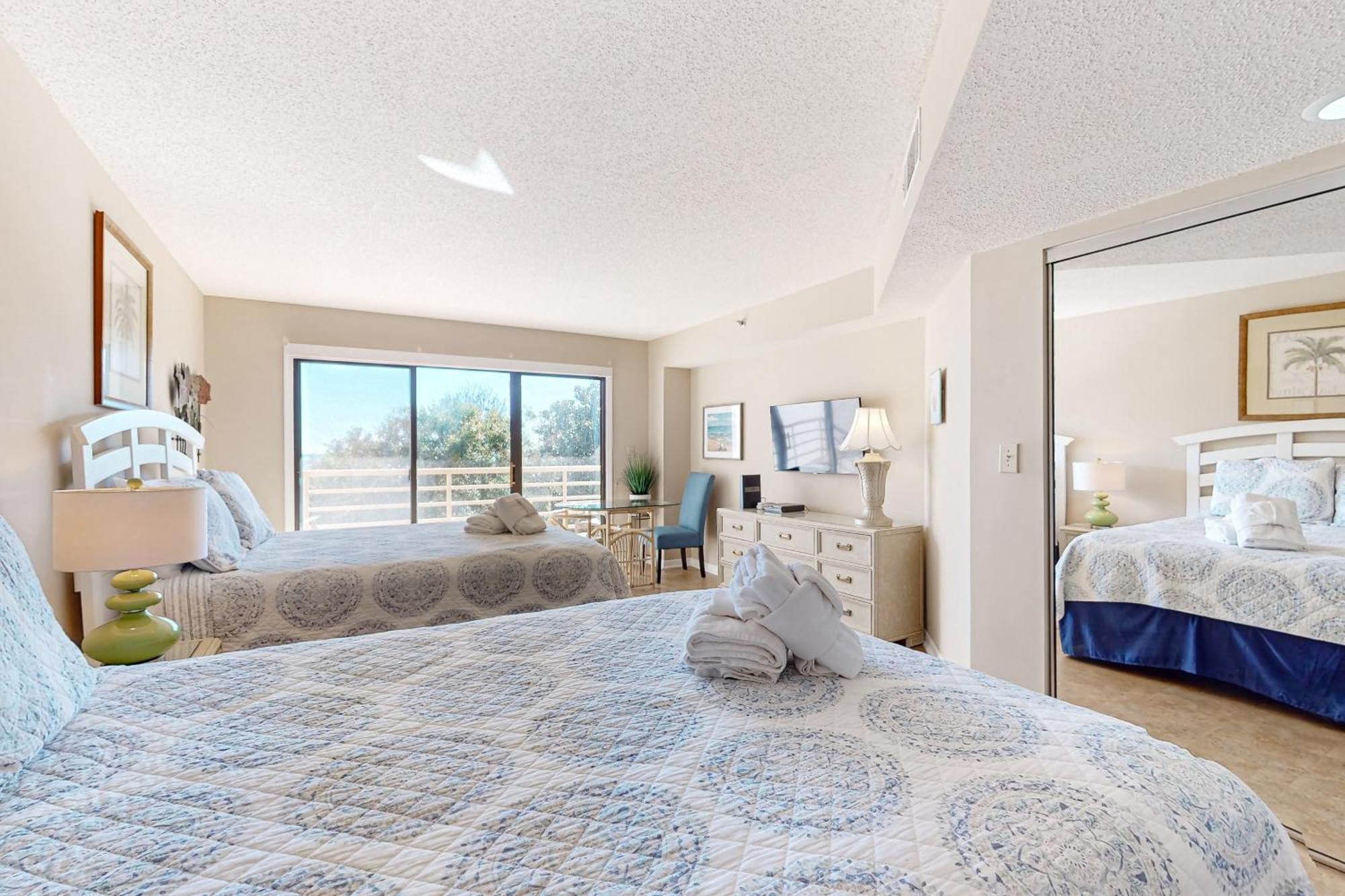 Villamare Hilton Head Island Room photo